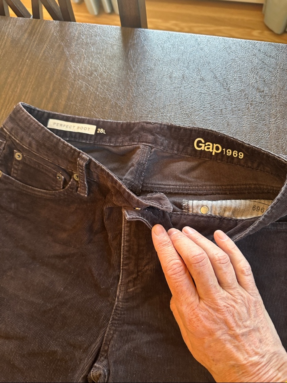GAP 1969 Women’s Corduroy Perfect Boot Pants - Black Size 28L